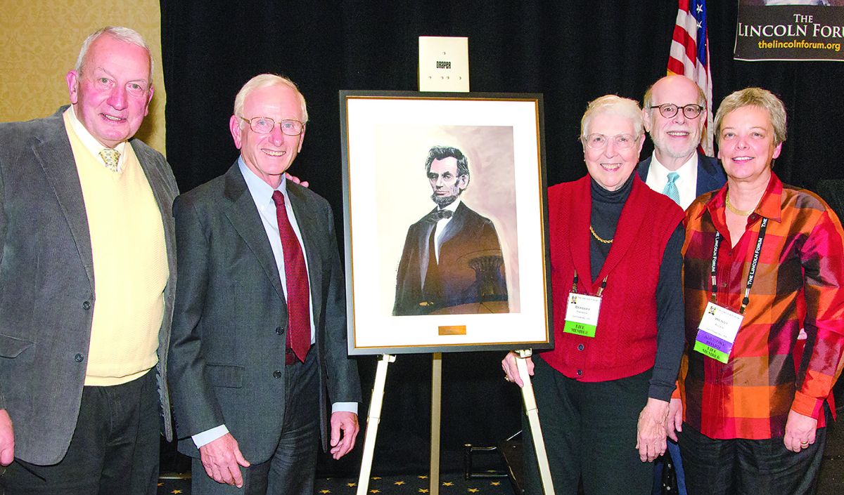 From left: Forum Chairman Frank Williams, Gettysburg Foundation Board Chairman Robert Kinsley, Vice Chair Barbara Finfrock, Lincoln Forum Vice Chairman Harold Holzer, and artist Wendy Allen present the Forum’s annual Wendy Allen award. (Photos by Henry Ballone)