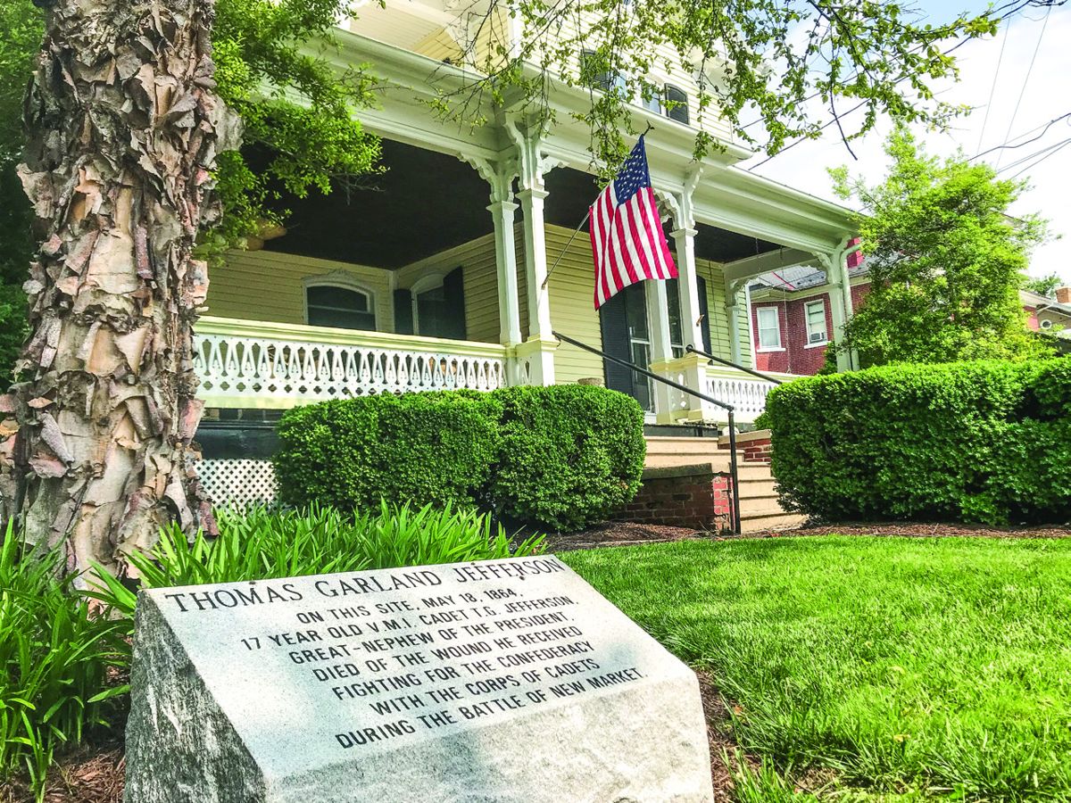 Clinedinst-Crim House, Jefferson marker in foreground.