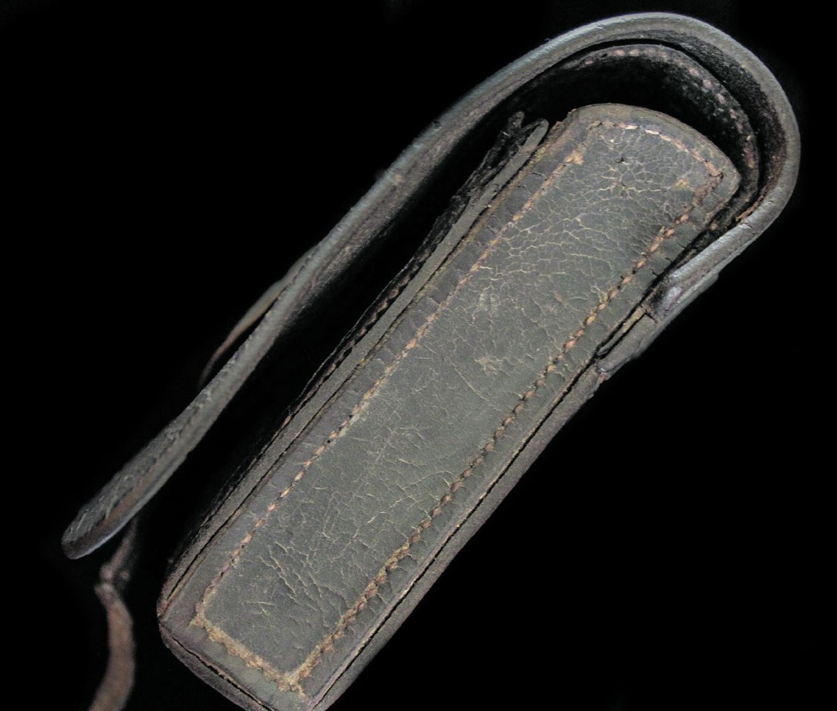 F. M. Mills’ Confederate Cartridge Box — lead photograph from the original article