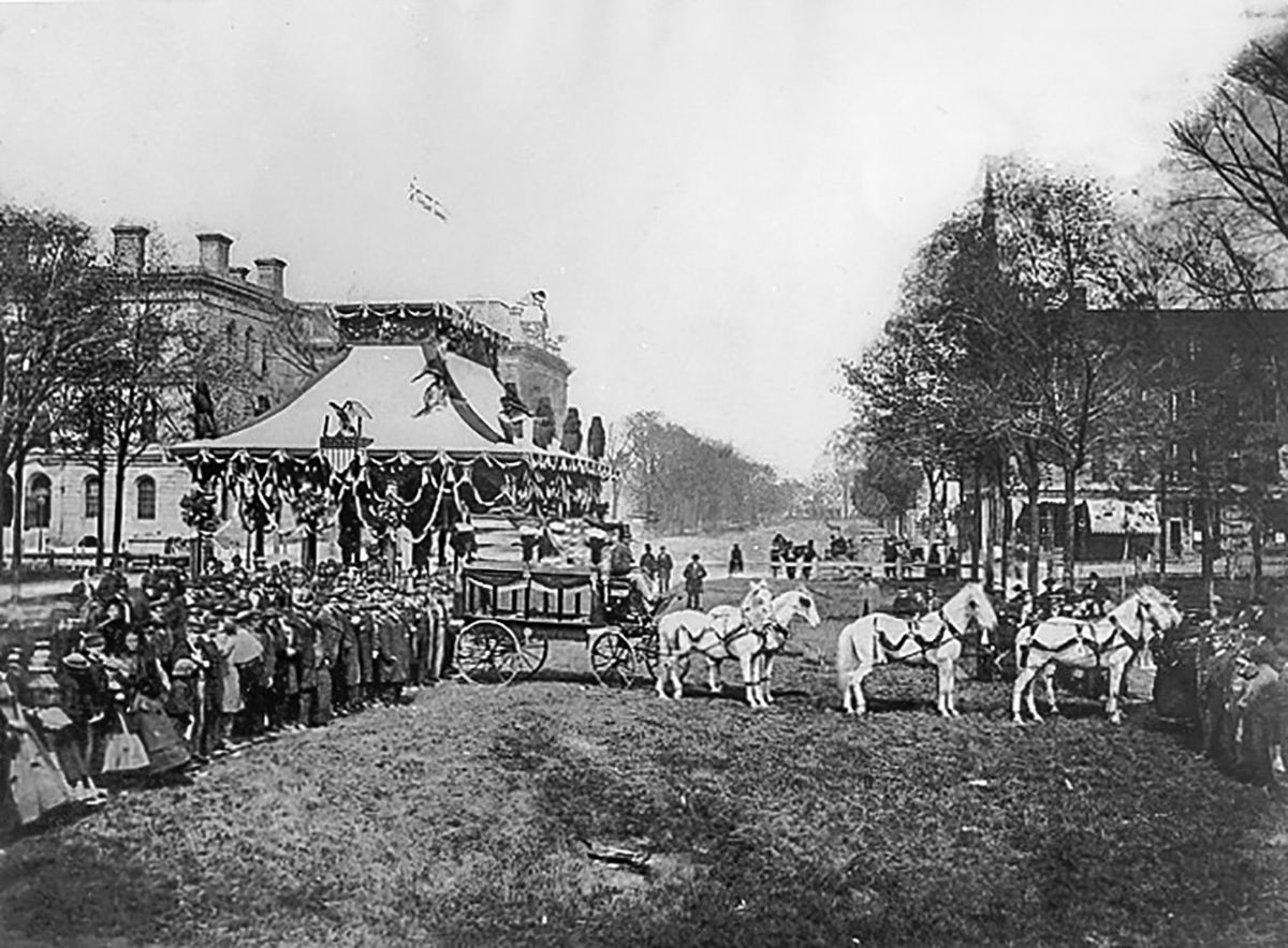 Lincoln catafalque on Cleveland Public Square April 28, 1865. Courtesy Case Western Reserve University.
