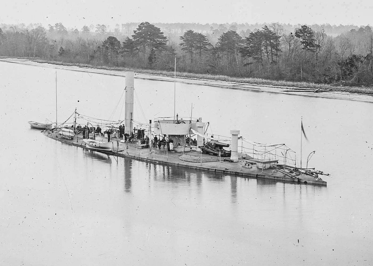 USS Casco on the James River. She was armed with one XI-inch Dahlgren smoothbore, and a spar torpedo mounted on the bow. (National Archives Identifier