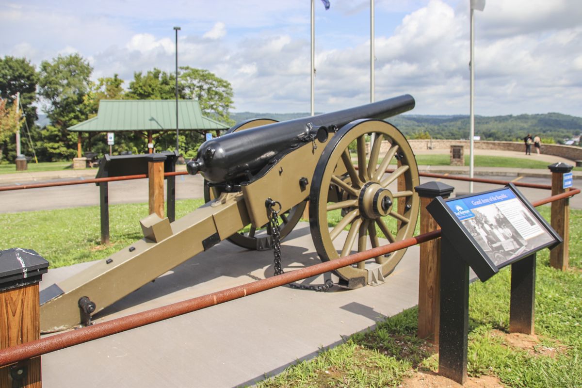 “Long Tom” facing toward the Ohio River. A picnic shelter is in the background with a scenic overlook to the right. (Photos by Charles