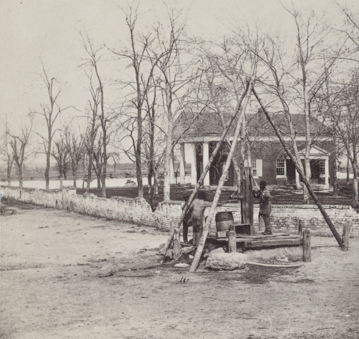 The Mule Shoe Struggle — lead photograph from the original article